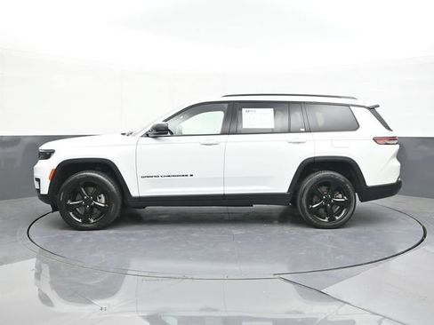Used 2023 Jeep Grand Cherokee L Laredo AWD/4WD image 8