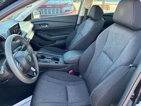 Certified 2023 Honda Accord EX image 5
