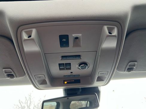 Used 2015 Cadillac Escalade Premium image 40