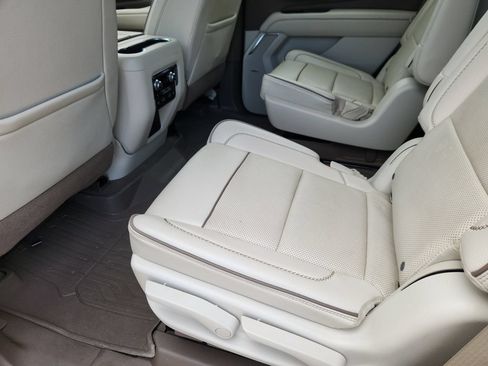 Used 2021 GMC Yukon Denali w/ Denali Ultimate Package AWD/4WD image 10