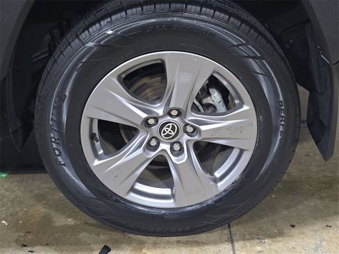 Used 2024 Toyota RAV4 XLE image 30