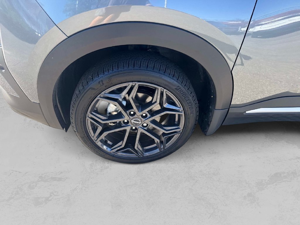 Certified 2026 Nissan Kicks SR w/ SR Premium Package AWD/4WD image 12