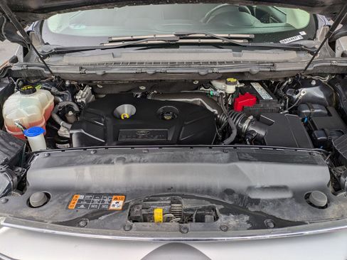 Used 2018 Ford Edge SEL w/ Ford Safe & Smart Package image 32