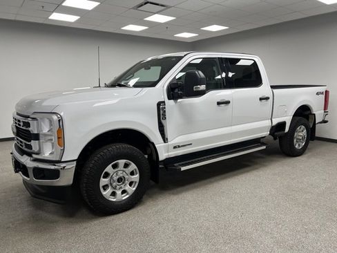 Used 2023 Ford F350 XLT image 5