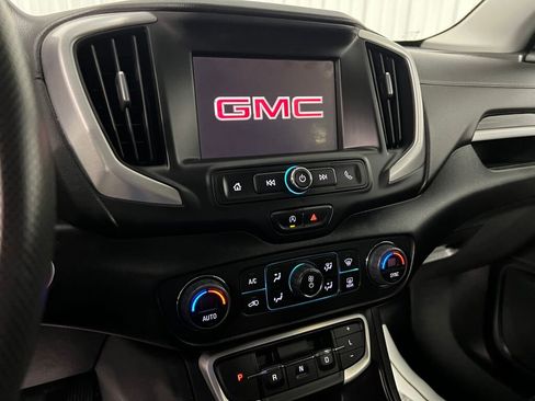 Used 2023 GMC Terrain SLE w/ Driver Convenience Package image 8