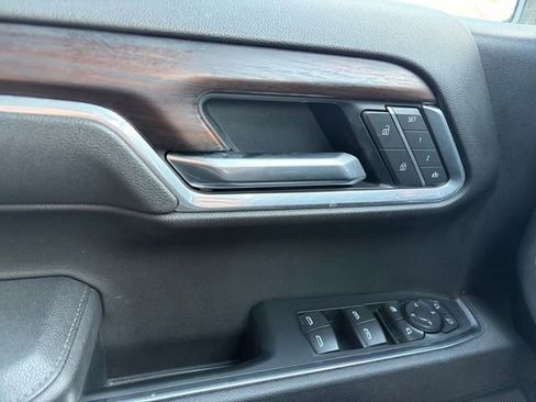 Used 2025 GMC Sierra 1500 SLT RWD image 4