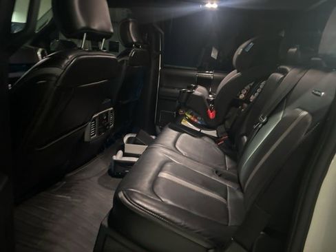 Used 2018 Ford F150 Platinum w/ Equipment Group 701A Luxury image 7