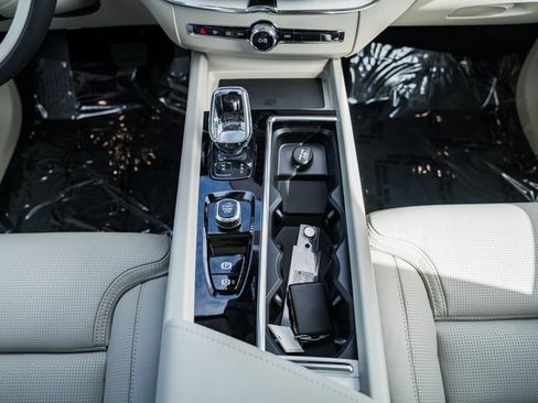 New 2026 Volvo XC60 B5 Ultra w/ Protection Package Premier image 28