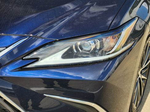 Used 2025 Lexus ES 350 w/ Premium Package image 9