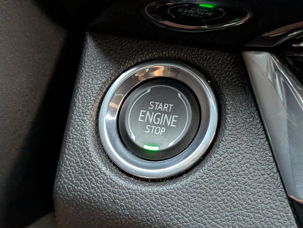 Used 2024 Buick Envista Sport Touring w/ Convenience I Package FWD image 31