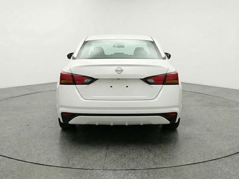 Used 2025 Nissan Altima 2.5 SV image 7