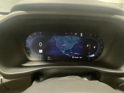 Certified 2025 Volvo XC40 B5 Core image 16