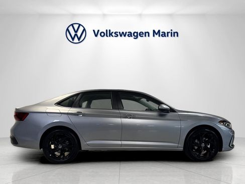 New 2026 Volkswagen Jetta SE image 6