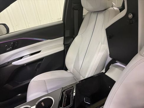 Used 2024 Cadillac Lyriq Luxury RWD image 35