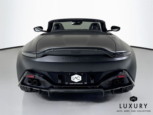 Used 2022 Aston Martin V8 Vantage Roadster image 5