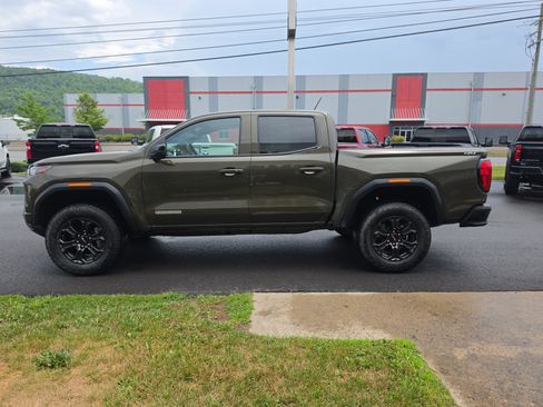 Used 2024 GMC Canyon Elevation w/ Elevation Premium Package AWD/4WD image 7