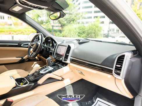 Used 2017 Porsche Cayenne S Platinum w/ Premium Package Plus (Pjy) image 15