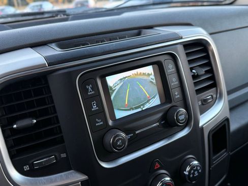 Used 2020 RAM 1500 Classic SLT image 28