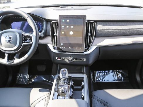 New 2025 Volvo XC90 B6 Plus w/ Protection Package Premier image 14