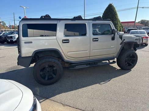 Used 2003 HUMMER H2 w/ Preferred Equipment Group image 4