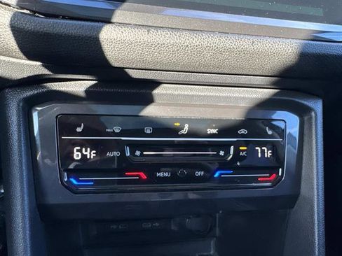 Used 2022 Volkswagen Tiguan SE image 16