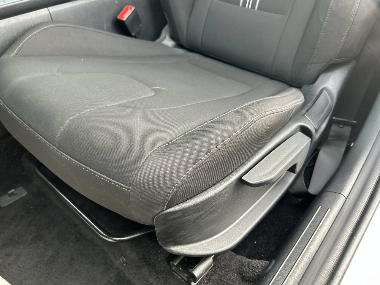 Used 2024 Hyundai Elantra SEL FWD image 22