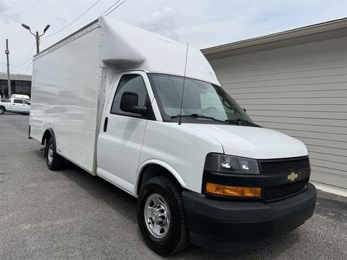 Used 2021 Chevrolet Express 3500 w/ Power Convenience Package RWD image 17
