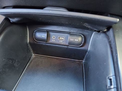 Used 2019 Kia Sorento LX image 18