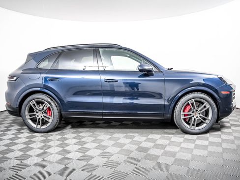 Certified 2024 Porsche Cayenne S AWD/4WD image 9