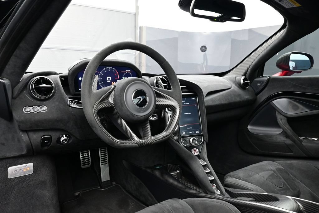 Used 2021 McLaren 765LT RWD image 4
