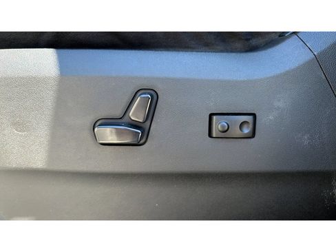 Used 2013 RAM C/V Tradesman w/ UConnect Hands-Free Group FWD image 25