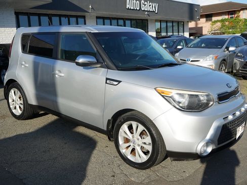 Used 2016 Kia Soul ! FWD image 3