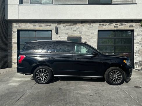 Used 2020 Ford Expedition Limited AWD/4WD image 2