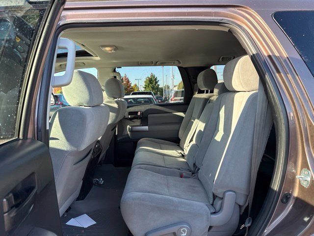 Used 2018 Toyota Sequoia SR5 w/ Carpet Mat Package AWD/4WD image 12