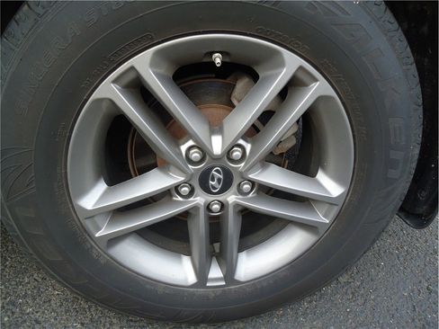 Used 2017 Hyundai Santa Fe Sport AWD/4WD image 30
