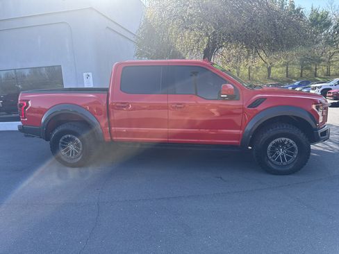 Used 2019 Ford F150 Raptor w/ Equipment Group 802A Luxury image 3
