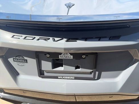 Used 2024 Chevrolet Corvette Stingray Premium Conv w/ Battery Protection Package image 31