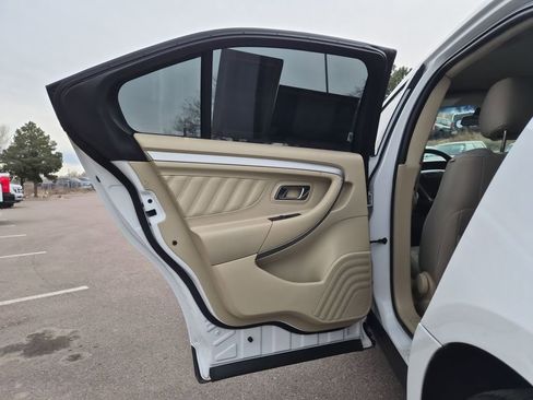 Used 2019 Ford Taurus SE image 19