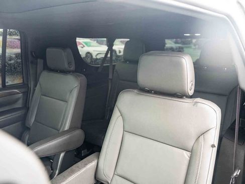 Used 2021 Chevrolet Suburban LT RWD image 22