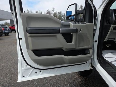 Used 2021 Ford F250 XLT w/ XLT Premium Package image 28