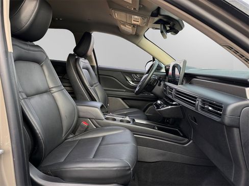 Used 2025 Lincoln Corsair Reserve image 15