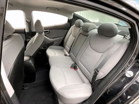 Used 2014 Hyundai Elantra SE FWD image 19