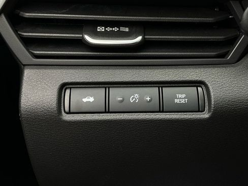 Used 2025 Nissan Altima 2.5 SV image 21