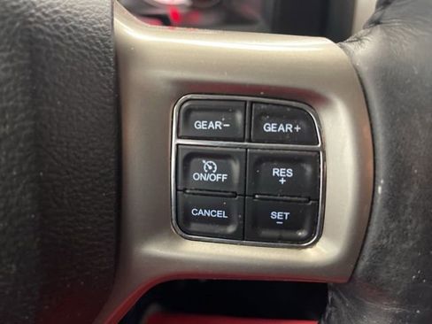 Used 2017 RAM 1500 Laramie image 36