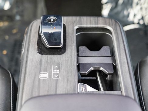 Used 2024 Nissan Ariya AWD image 26