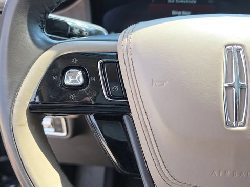 Used 2021 Lincoln Aviator Reserve AWD/4WD image 16
