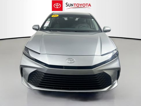 Used 2025 Toyota Camry LE w/ Convenience Package FWD image 10