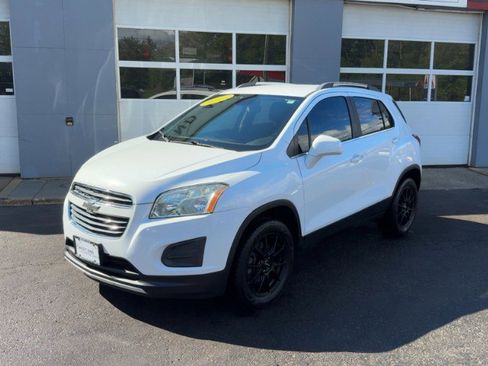 Used 2015 Chevrolet Trax LT w/ LT Plus Package AWD/4WD image 2