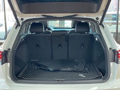 Used 2023 Audi Q4 e-tron Premium Plus w/ Premium Plus image 23