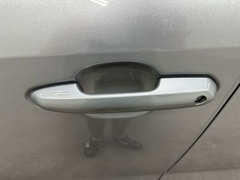 Used 2022 Toyota RAV4 XLE w/ Convenience Package image 13